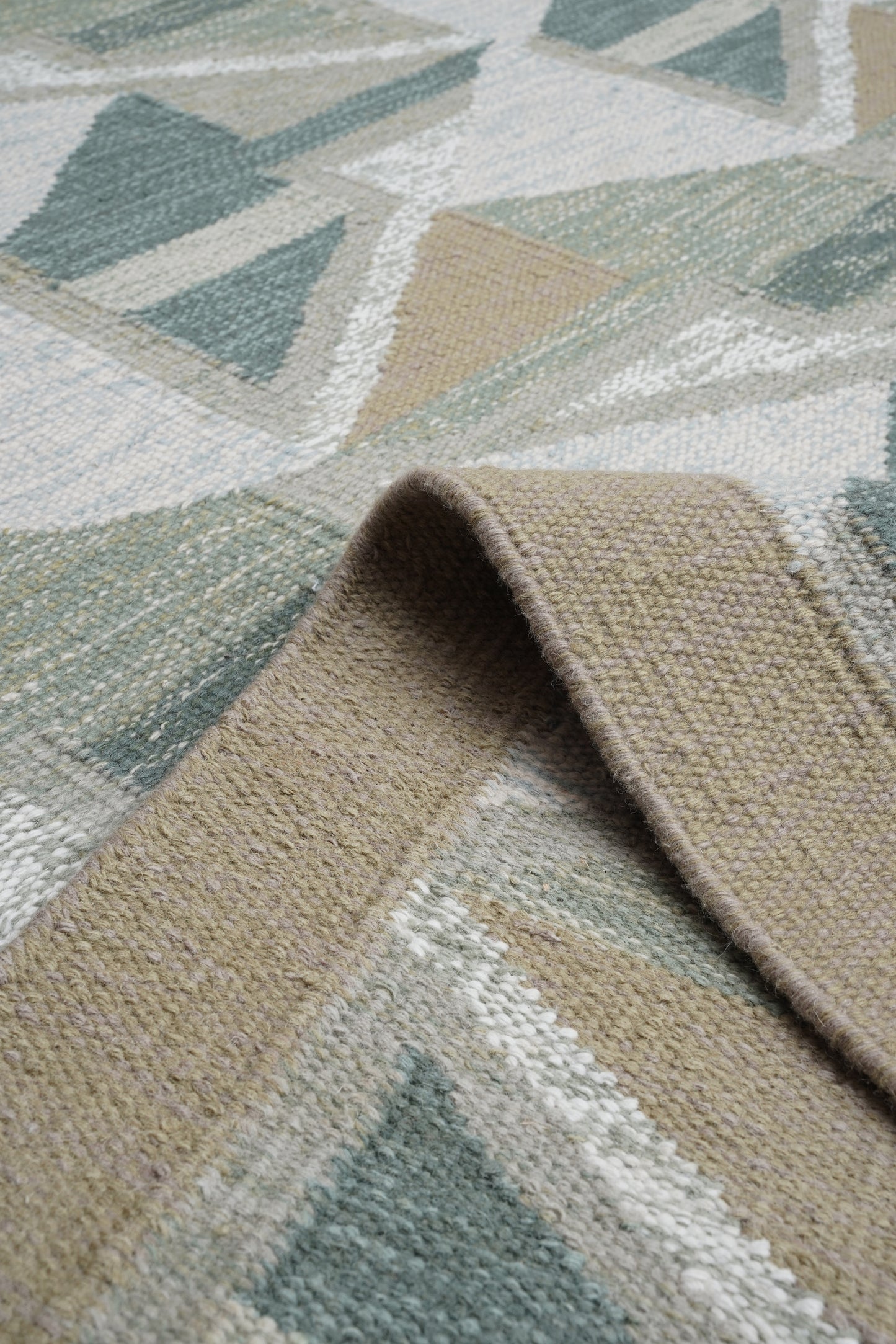 Handwoven Kilim Rug, Sage Beige Triangle Geometric Flatweave Rug, Scandinavian Wool Area Rug