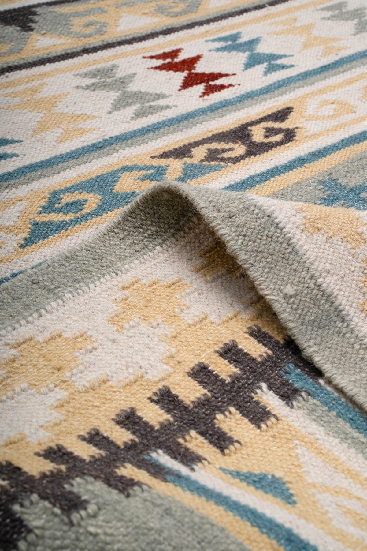 Handwoven Geometric Kilim Rug – Wool & Cotton Multicolor Durrie
