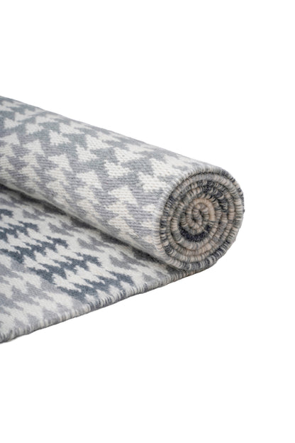 Scandinavian Grey Geometric Wool Durrie Rug – Handwoven Ivory Kilim Carpet