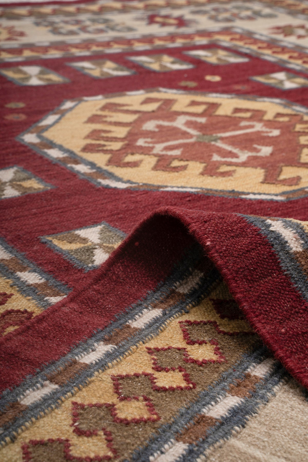 Handwoven Burgundy Medallion Kilim Rug – Wool & Cotton Traditional Durrie