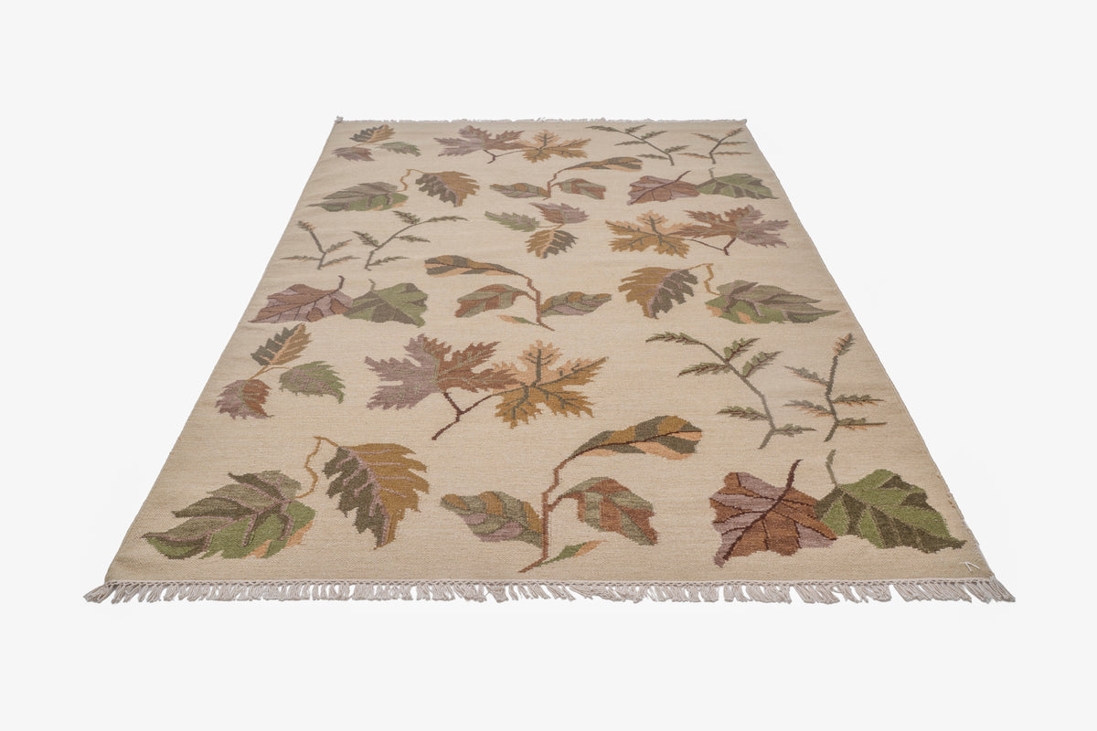 Handwoven Wool Kilim Rug – Botanical Leaf Pattern Beige Area Rug with Fringed Edges