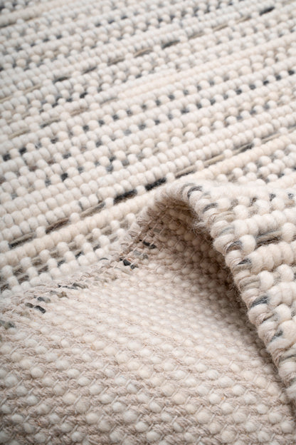 Handwoven Chunky Wool Rug – Ivory Beige Textured Area Rug, 2000 GSM