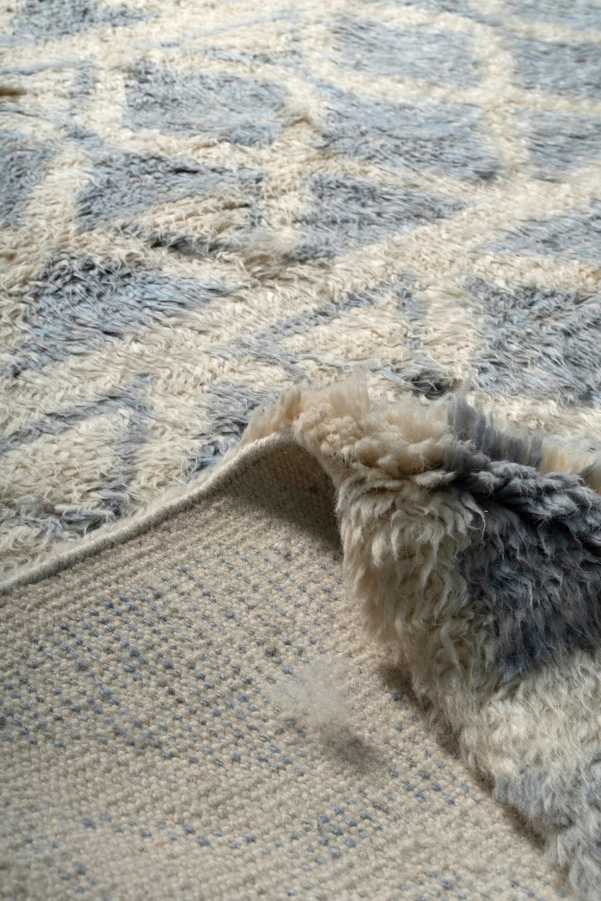 Hand Knotted Moroccan Wool Rug – Cream and Blue Geometric Shag Area Rug