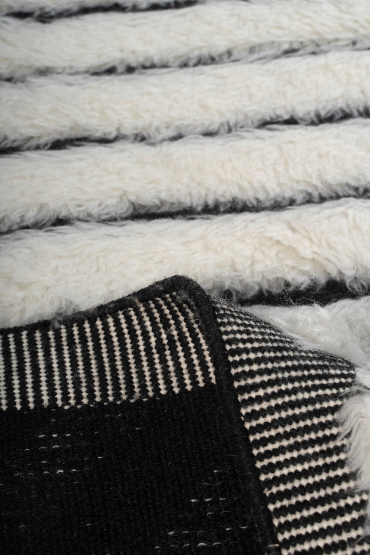 Moroccan Chevron Rug – 100% New Zealand Wool | Ivory & Black Handwoven Beni Ourain Style Area Rug