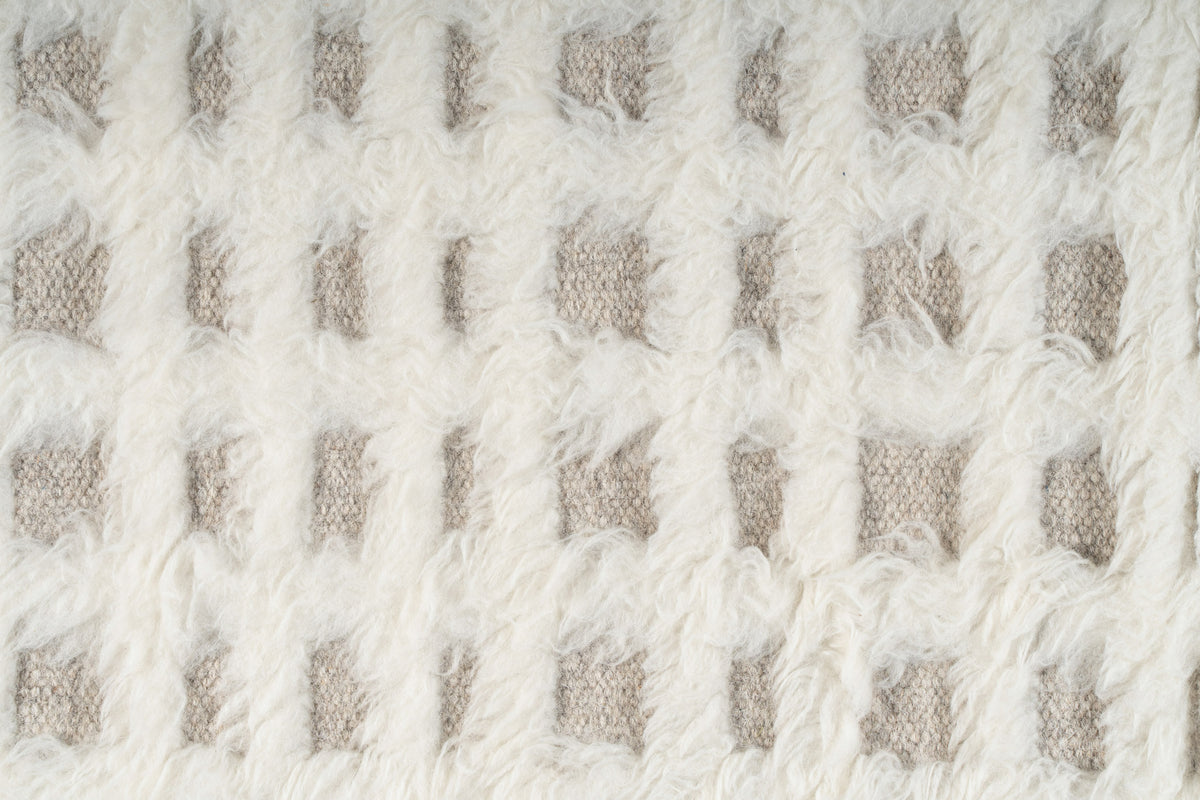 Moroccan Ivory Wool Rug – 100% New Zealand Wool | Handwoven Abstract Line Pattern Rug