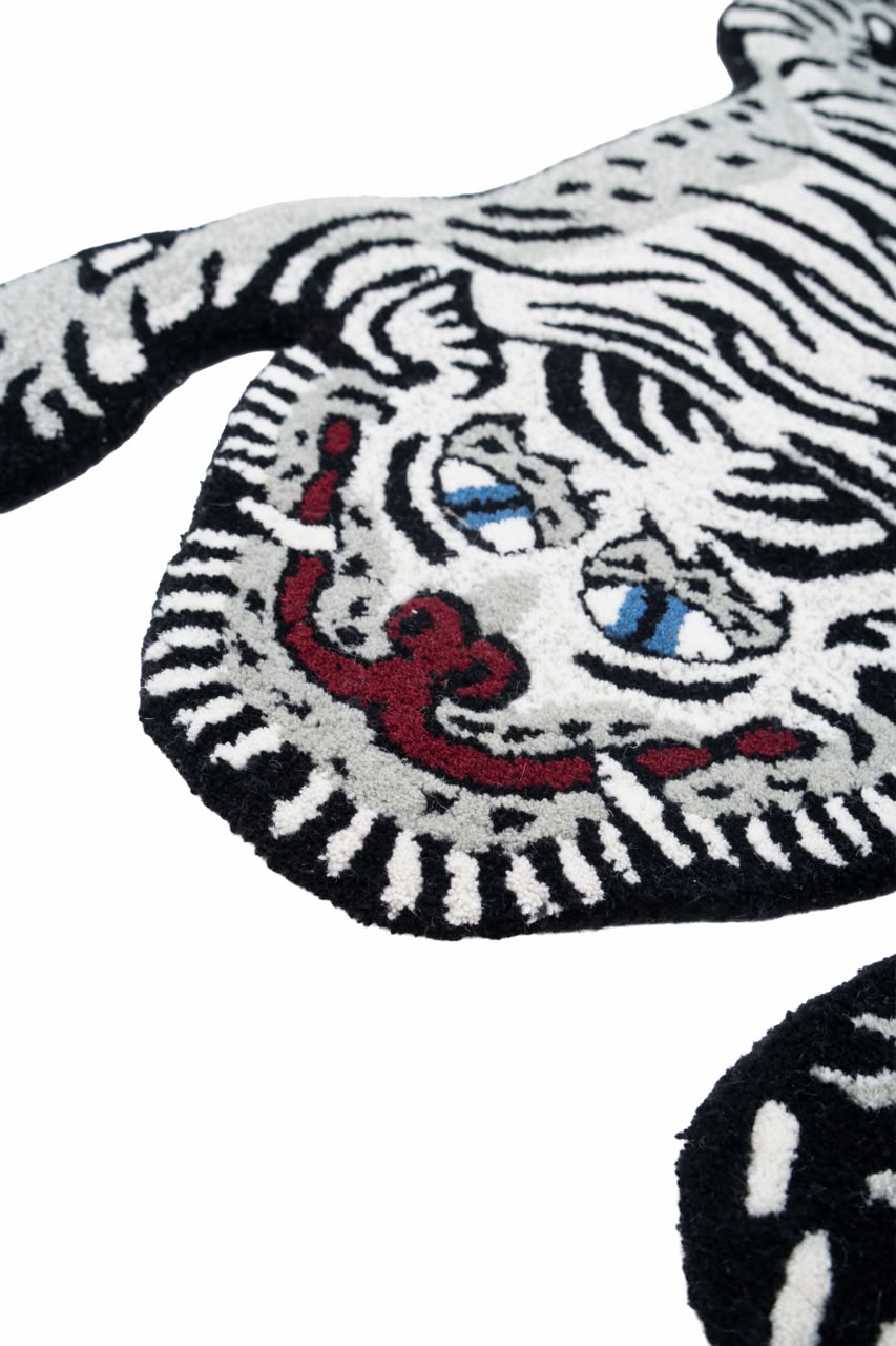 Hand Tufted Tiger Rug – Black & White Animal Shaped Wool Rug for Kids Room, Bedroom & Nursery Décor | 2 × 3 Feet